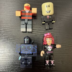 4 Roblox Collectible Mystery Figures, No Codes